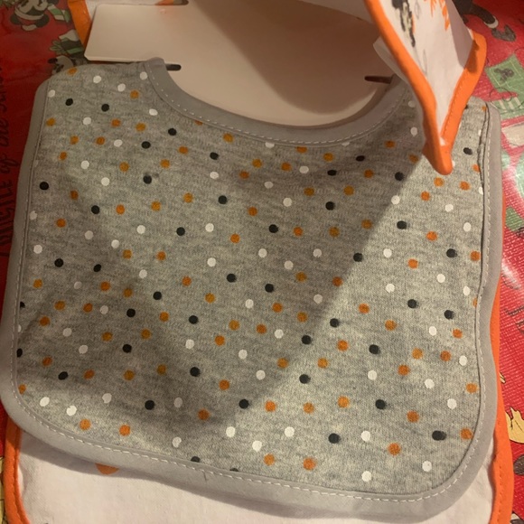 Disney Minnie Mouse Halloween Bibs and Shoes - Picture 3 of 6